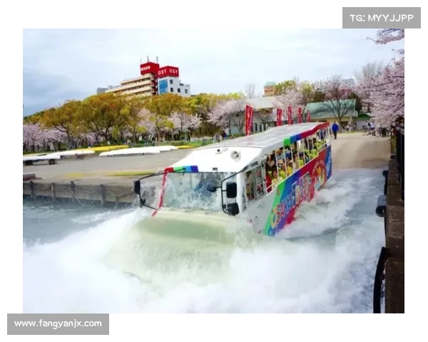 震撼!矿泉水瓶船惊艳浅水区,环保创意点燃夏日狂欢,趣味秒杀传统鸭子船! 震撼!矿泉水瓶船惊艳浅水区,环保创意点燃夏日狂欢,趣味秒杀传统鸭子船!